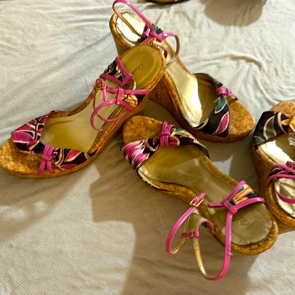 Women’s wedge.